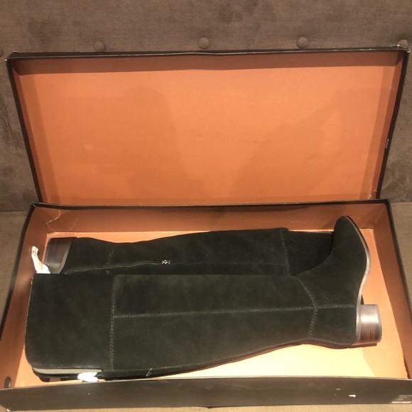 NWT Coach Suede Boots - Picture 3 of 6